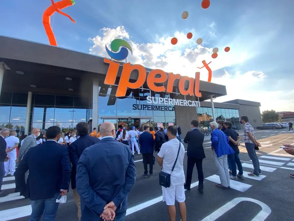 Nuova apertura del supermercato Iperal a Mariano Comense